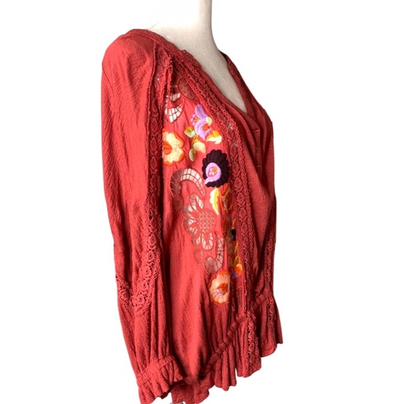 FINAL SALE Free People Serafina Sangria Floral Embroidered Crochet Boho Top M - Picture 8 of 11